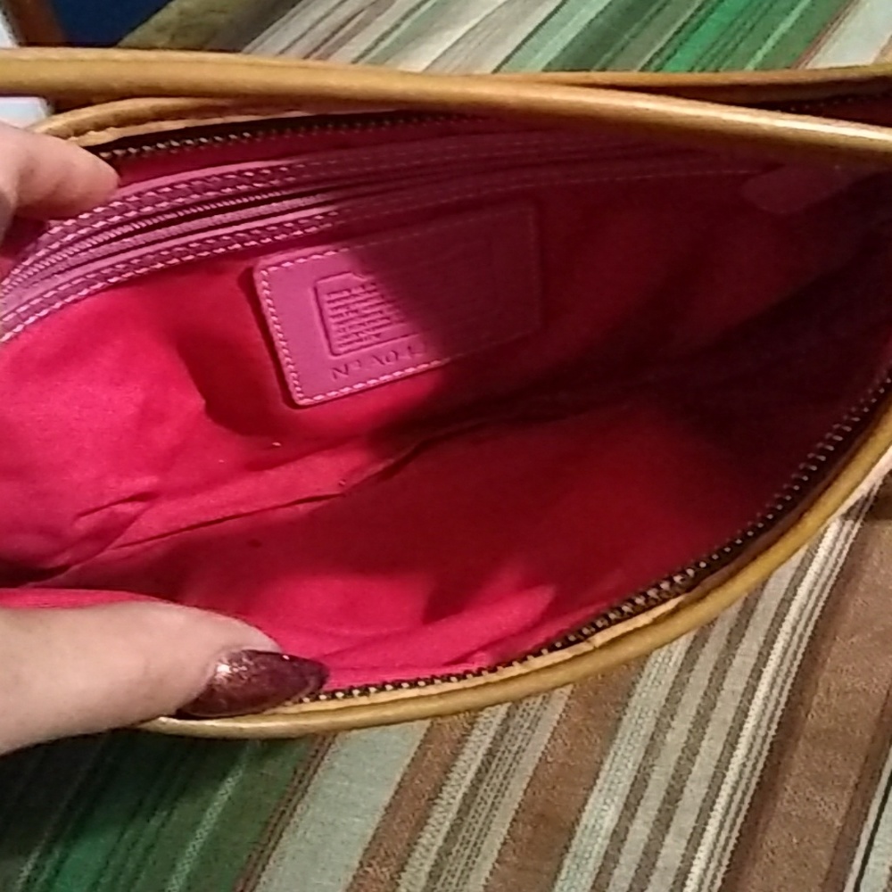 ✴️Coach✴️ purse - Picture 4 of 4